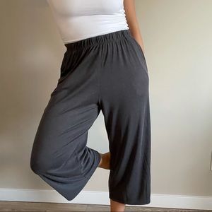 COMFY & FLOWY PANTS